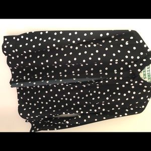 Button down black and white collared blouse